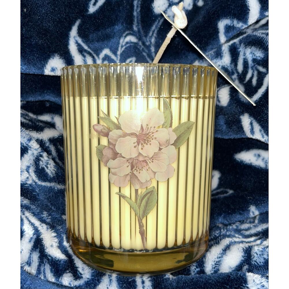 NEW! Bella Luxe BB INTL. Sunrise Glow Floral Luxury Scented Candle 11.3oz - Picture 3 of 6